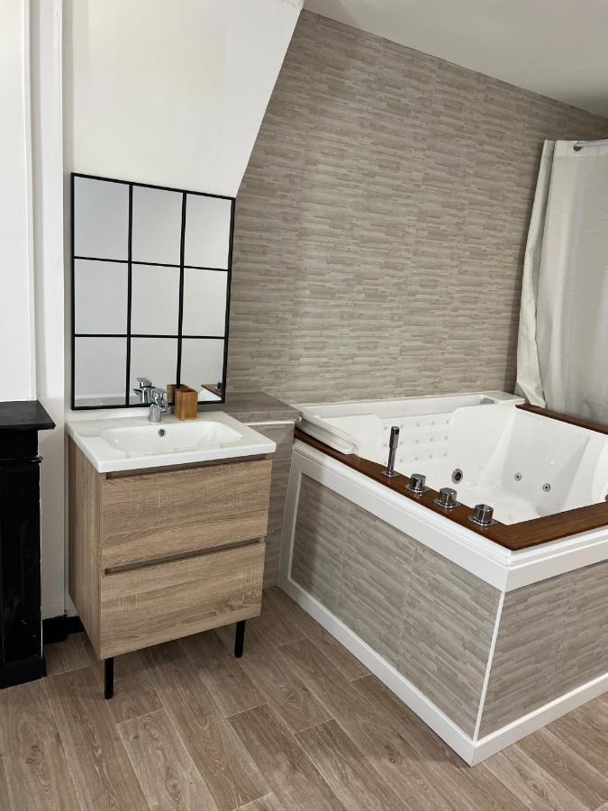 ホテル Magnifique Loft 35M2 Jacuzzi Rvb Night 1 アミアン エクステリア 写真